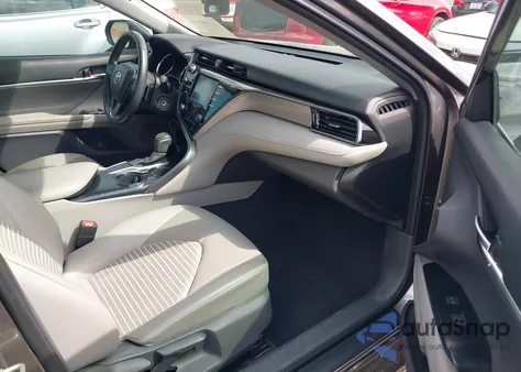 2020 Toyota Camry Se z USA, uszkodzony, nr VIN 4T1G11AK8LU335338